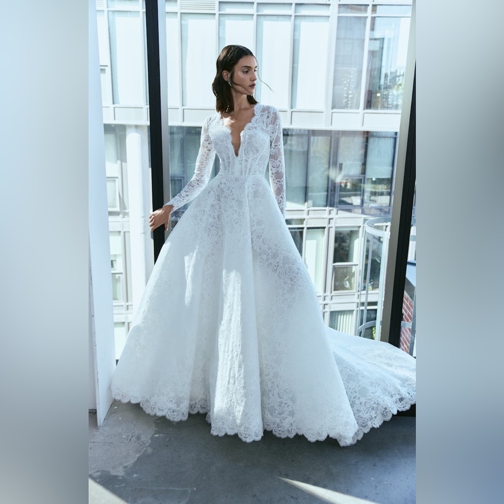 Rita Vinieris Rivini Aspen Bridal Gown Size 12